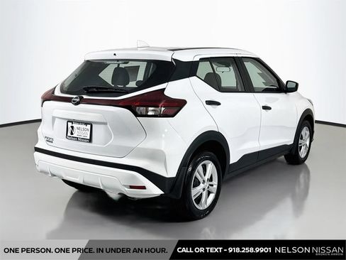 Certified 2025 Nissan Kicks Play S FWD image 5