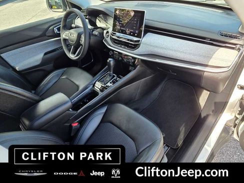 Used 2022 Jeep Compass Latitude AWD/4WD image 16