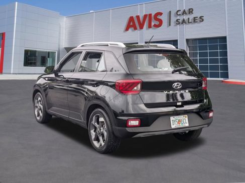 Used 2025 Hyundai Venue SEL FWD image 9