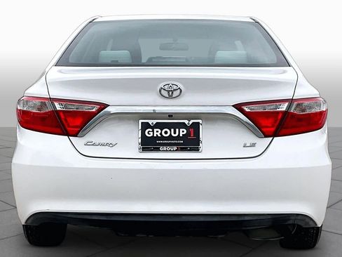 Used 2017 Toyota Camry LE FWD image 5