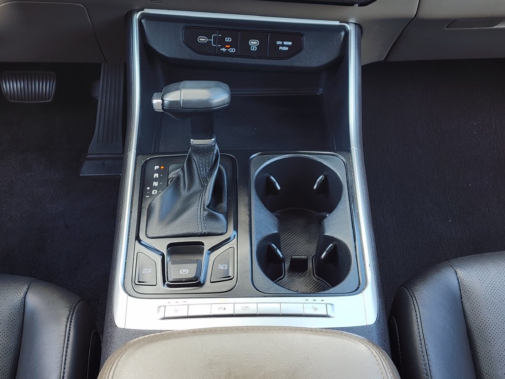 Used 2025 Kia Carnival FWD image 25