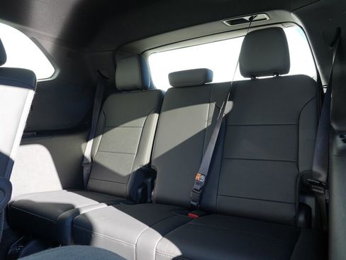 Used 2025 Buick Enclave Preferred image 27