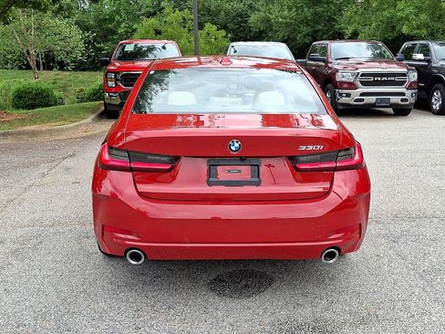 Used 2023 BMW 330i Sedan w/ Premium Package image 5