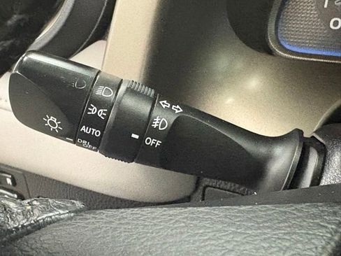 Used 2015 Toyota RAV4 Limited w/ Technology Package FWD image 19