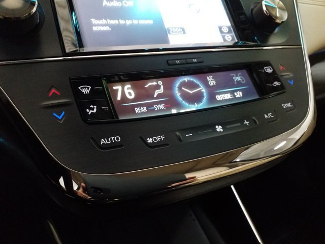 Used 2018 Toyota Avalon Limited FWD image 7