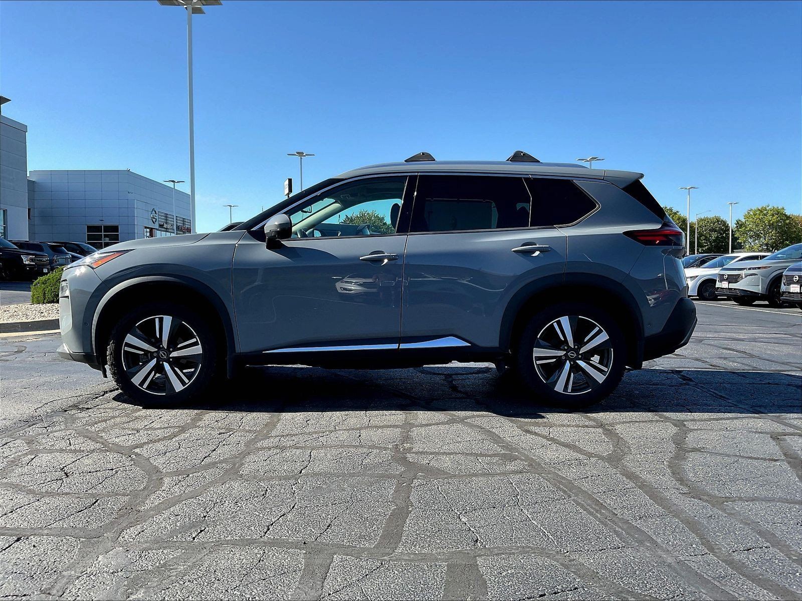 Certified 2023 Nissan Rogue SL w/ SL Premium Package AWD/4WD image 5