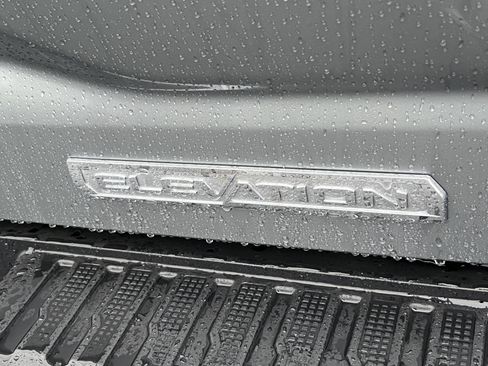 New 2026 GMC Sierra 1500 Elevation image 9