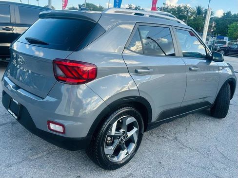 Used 2022 Hyundai Venue SEL w/ Cargo Package FWD image 5