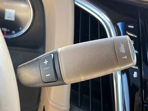Used 2018 Cadillac Escalade ESV Platinum AWD/4WD image 48