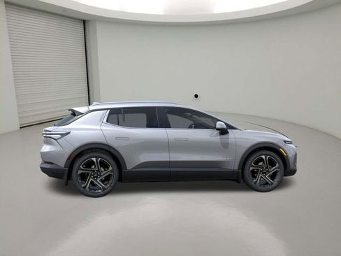 New 2026 Chevrolet Equinox EV LT image 5