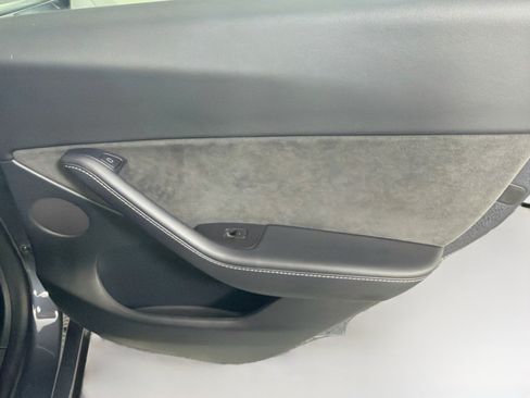 Used 2022 Tesla Model Y Performance AWD/4WD image 29