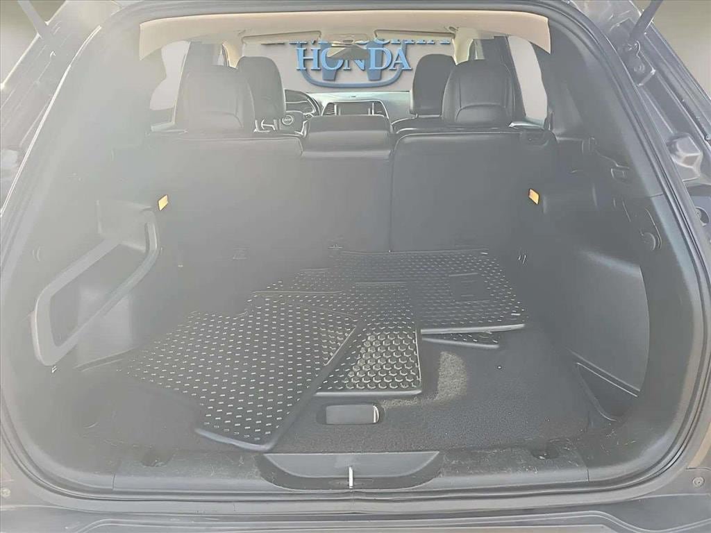 Used 2018 Jeep Cherokee Latitude Plus AWD/4WD image 20
