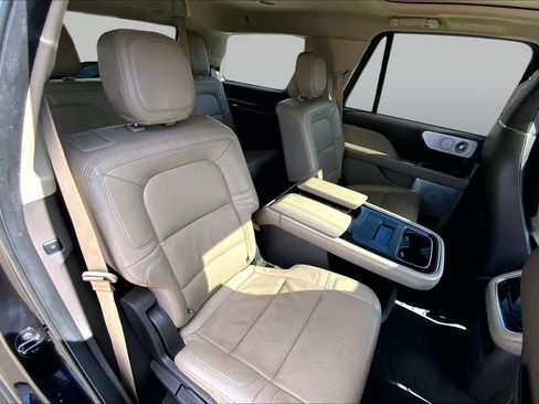 Used 2022 Lincoln Navigator Reserve AWD/4WD image 20
