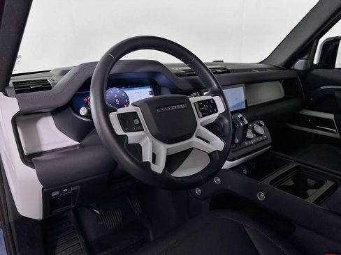 Used 2023 Land Rover Defender 90 SE AWD/4WD image 9