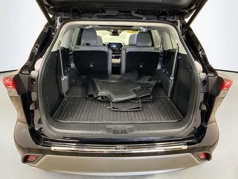 Used 2021 Toyota Highlander Platinum AWD/4WD image 28