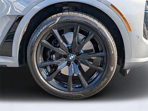 Used 2025 BMW X7 M60i w/ Executive Package image 11