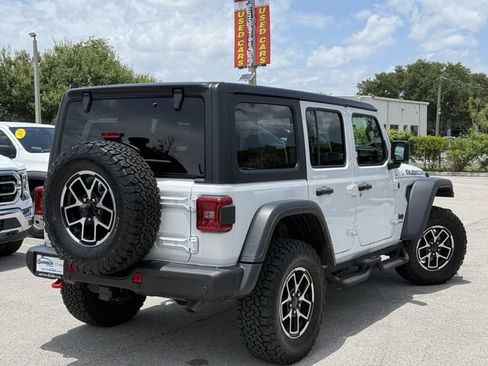 Used 2024 Jeep Wrangler Unlimited Rubicon w/ Capability Package AWD/4WD image 3