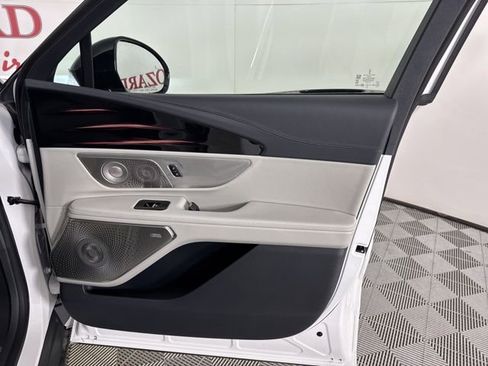 New 2026 Lincoln Nautilus Reserve image 22