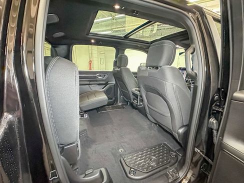 New 2026 RAM 1500 4x4 Crew Cab image 4