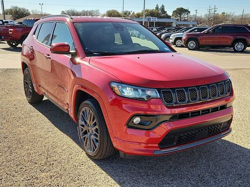 Used 2023 Jeep Compass Limited image 4
