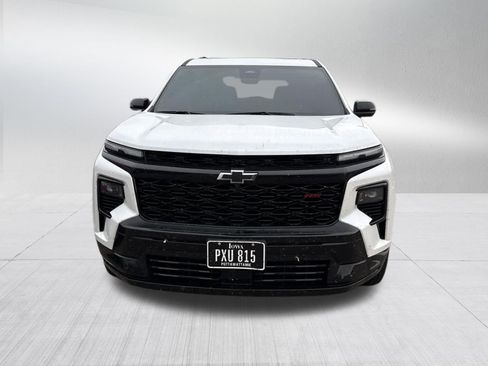 Used 2025 Chevrolet Traverse RS image 2