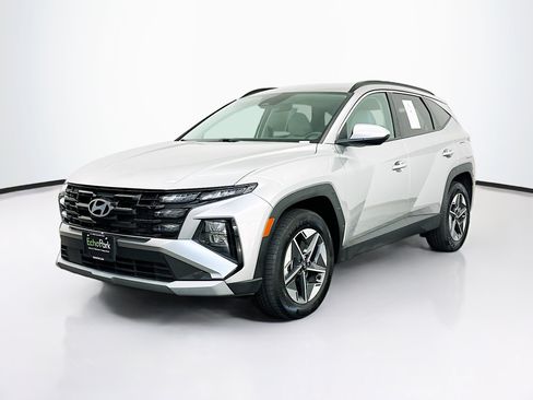 Used 2025 Hyundai Tucson SEL AWD/4WD image 3