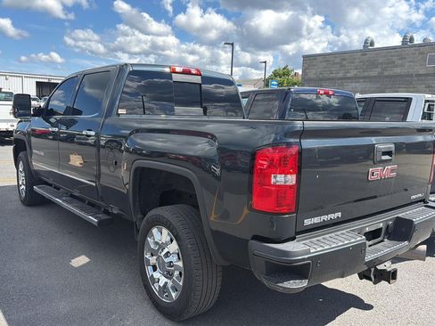 Used 2019 GMC Sierra 2500 Denali w/ Duramax Plus Package AWD/4WD image 7