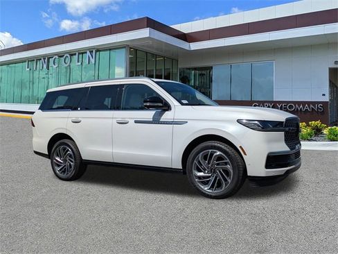 New 2025 Lincoln Navigator Reserve image 2