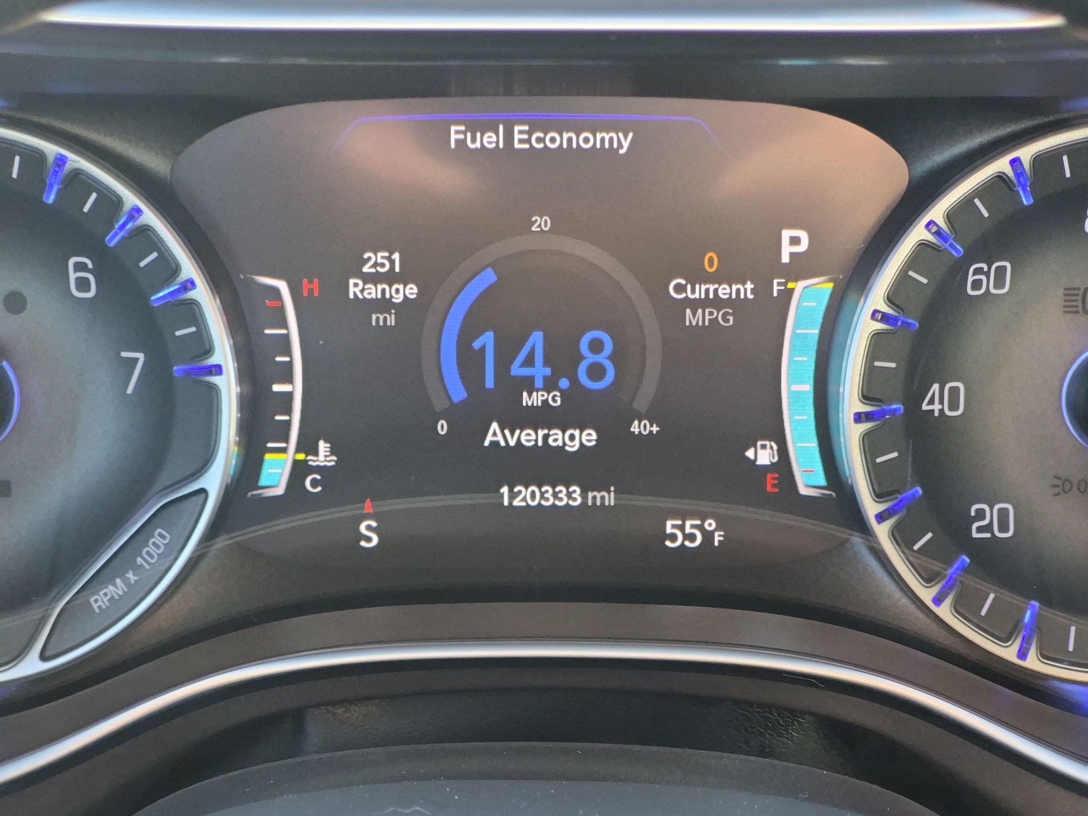 Used 2017 Chrysler Pacifica Touring-L Plus w/ Tire & Wheel Group FWD image 21