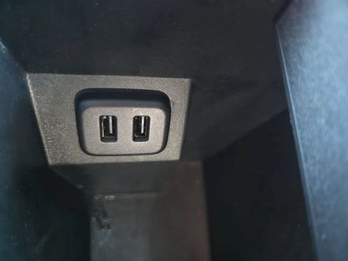Used 2018 Chevrolet Equinox Premier FWD image 33