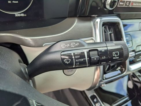 Certified 2023 Kia Sorento SX FWD image 33