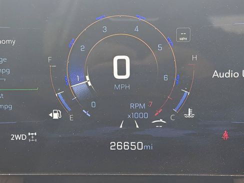 Used 2025 Chevrolet Equinox ACTIV w/ Safety and Technology Package AWD/4WD image 11