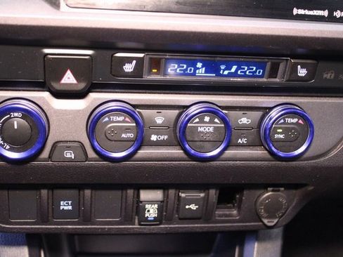 Used 2021 Toyota Tacoma TRD Sport image 25