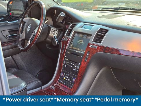 Used 2008 Cadillac Escalade AWD image 14