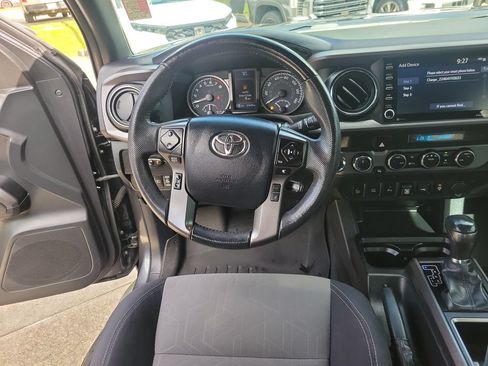 Used 2023 Toyota Tacoma TRD Off-Road w/ Technology Package AWD/4WD image 16