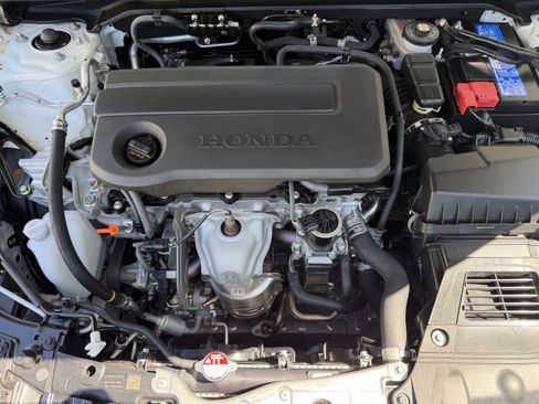 Used 2025 Honda Civic Sport image 29