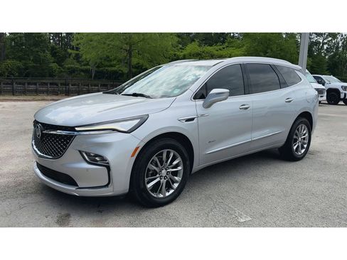 Certified 2022 Buick Enclave Avenir w/ Avenir Technology Package FWD image 4