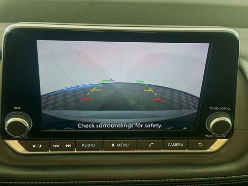 Used 2024 Nissan Rogue S image 22