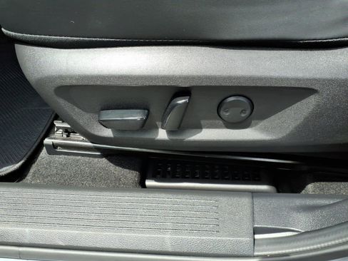 Certified 2023 Nissan Rogue SV w/ SV Premium B Package AWD/4WD image 17