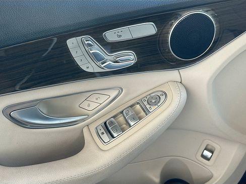 Used 2019 Mercedes-Benz C 300 Sedan image 17