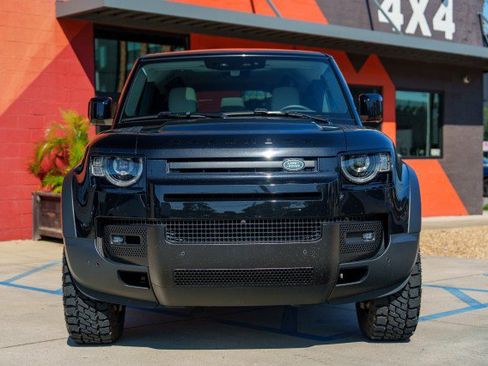 Used 2025 Land Rover Defender 110 S AWD/4WD image 2