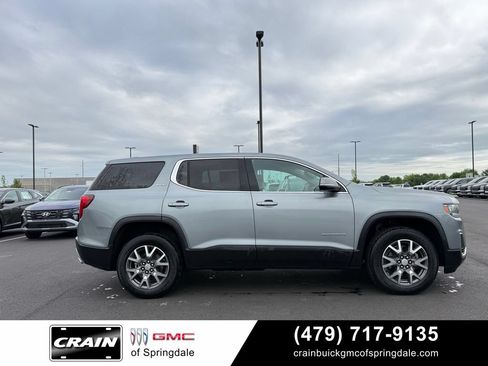Used 2023 GMC Acadia SLE FWD image 4