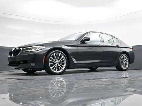 Used 2021 BMW 530i w/ Premium Package image 34