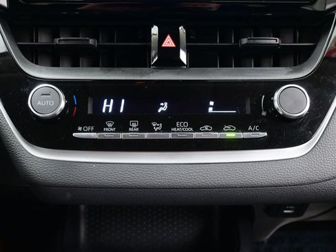 Used 2023 Toyota Corolla LE image 19