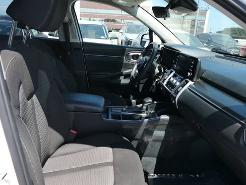 Used 2023 Kia Sorento LX FWD image 26
