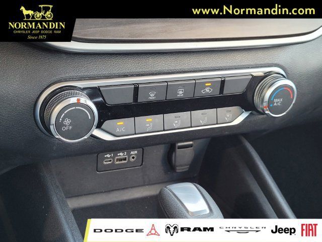 Used 2025 Nissan Altima 2.5 SV FWD image 11