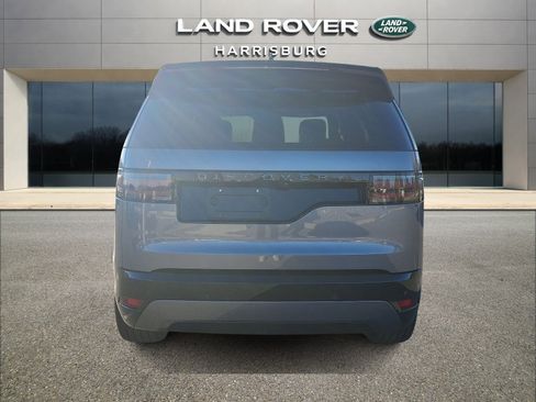 Used 2025 Land Rover Discovery Dynamic SE image 3