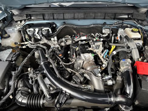 Used 2022 Ford Bronco Outer Banks AWD/4WD image 9