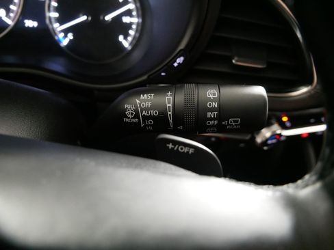 Used 2023 MAZDA MAZDA3 s image 32