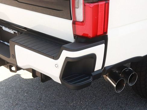 Used 2025 Ford F350 Platinum AWD/4WD image 7